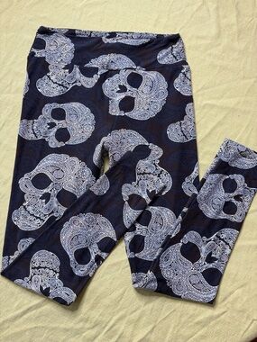 LuLaRoe skull RARE leggings OS